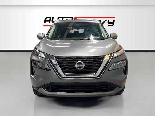 Gun Metallic 2023 Nissan Rogue SL