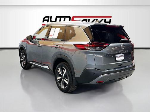 Gun Metallic 2023 Nissan Rogue SL