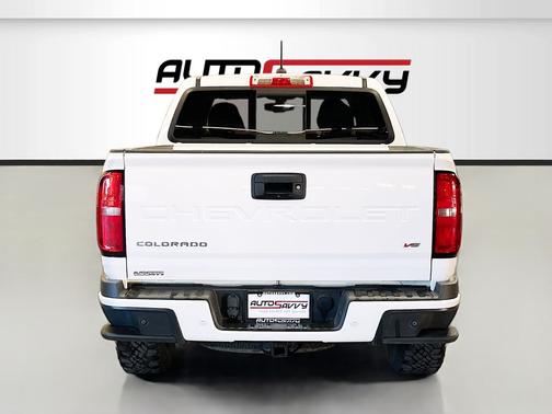Summit White 2022 Chevrolet Colorado Z71