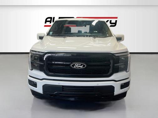 Oxford White 2025 Ford F-150 Lariat
