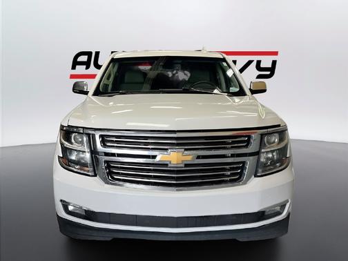 Iridescent Pearl Tricoat 2017 Chevrolet Tahoe Premier
