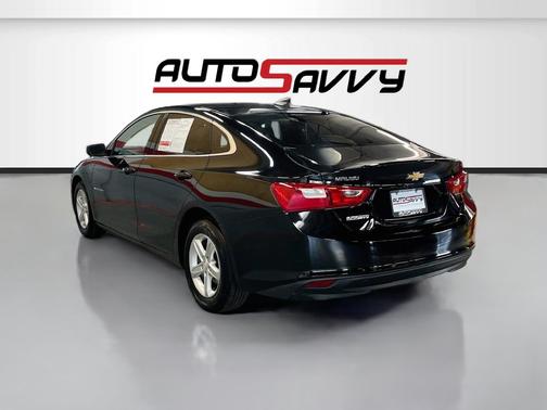 Mosaic Black Metallic 2022 Chevrolet Malibu LS