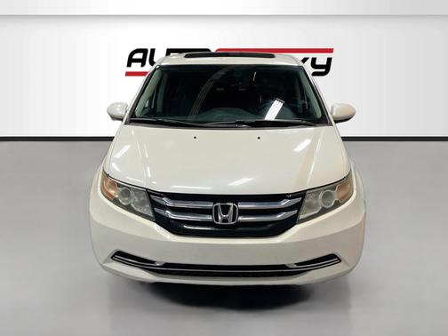 White 2016 Honda Odyssey EX