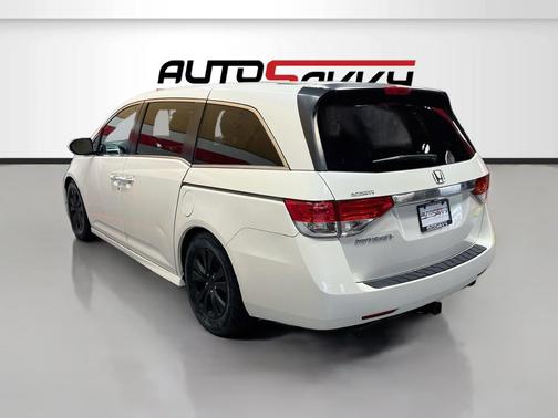 White 2016 Honda Odyssey EX