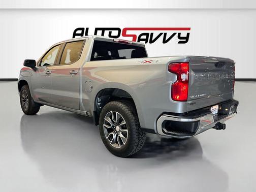 Sterling Gray Metallic 2024 Chevrolet Silverado 1500 LT