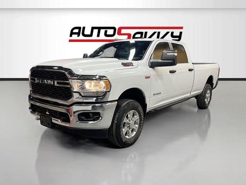 2023 RAM 2500 Big Horn Crew Cab 4x4 8' Box