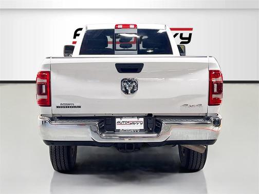 2023 RAM 2500 Big Horn Crew Cab 4x4 8' Box
