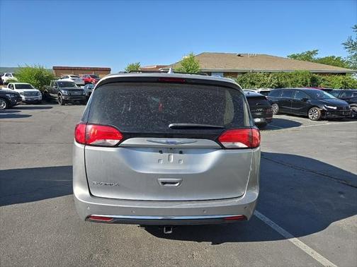 2018 Chrysler Pacifica Touring-L