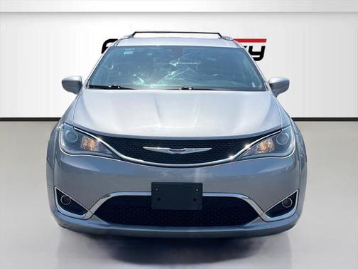 2018 Chrysler Pacifica Touring-L