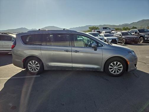 2018 Chrysler Pacifica Touring-L