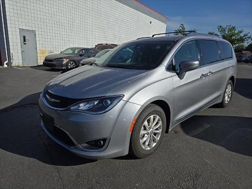2018 Chrysler Pacifica Touring-L