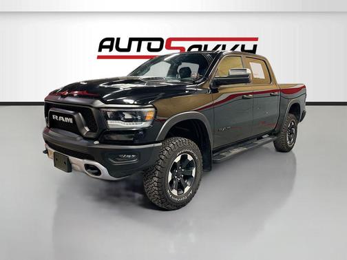 Diamond Black Crystal Pearlcoat 2021 RAM 1500 Rebel