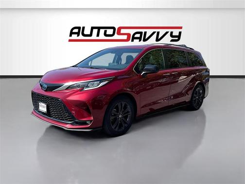 2022 Toyota Sienna XSE 7 Passenger