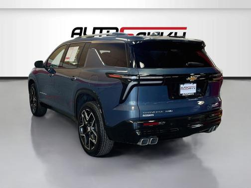 Lakeshore Blue Metallic 2025 Chevrolet Traverse High Country