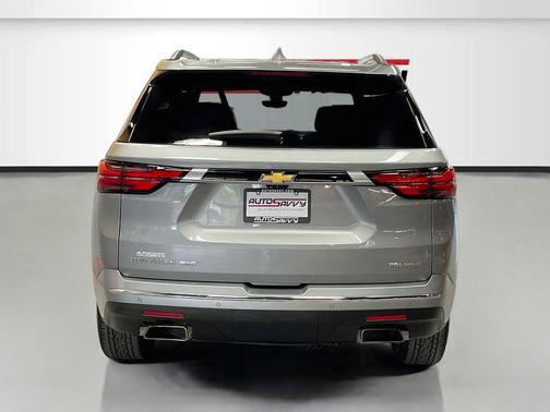 Sterling Gray Metallic 2023 Chevrolet Traverse Premier