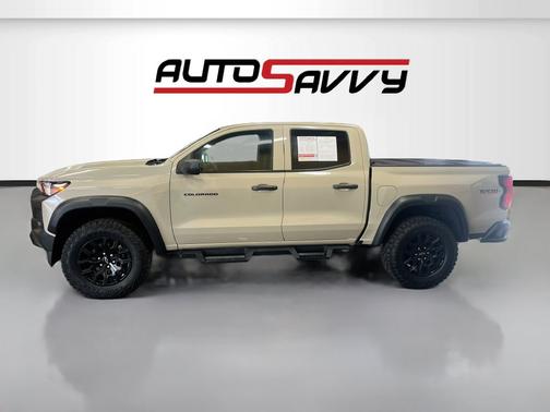 Sand Dune Metallic 2024 Chevrolet Colorado Trail Boss