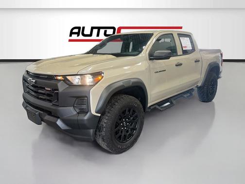 Sand Dune Metallic 2024 Chevrolet Colorado Trail Boss