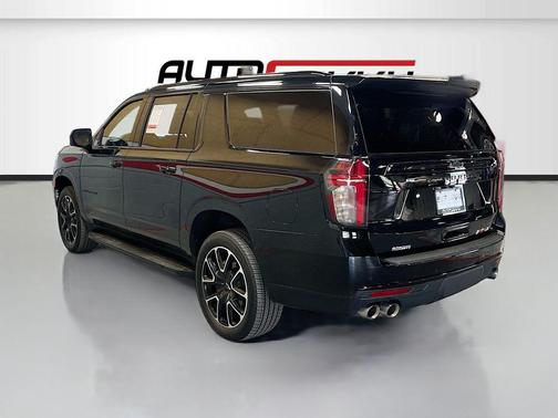 Black 2024 Chevrolet Suburban RST