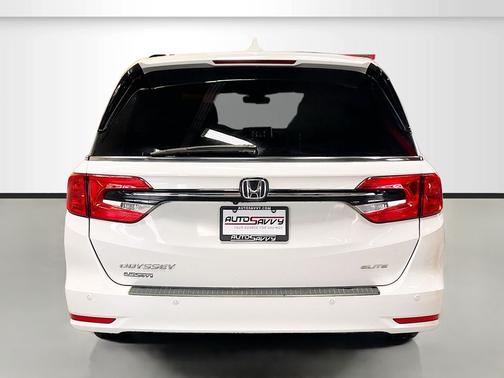 White 2022 Honda Odyssey Elite