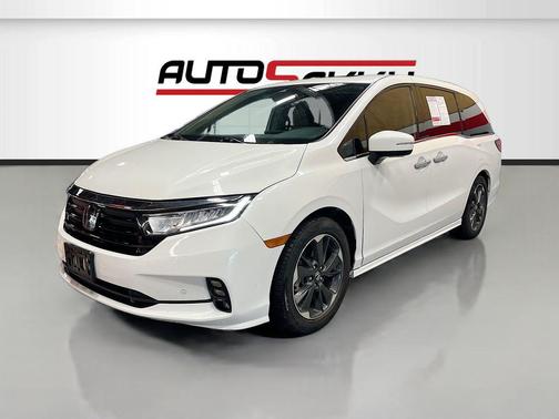 White 2022 Honda Odyssey Elite