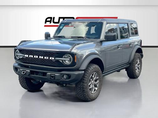 Gray Metallic 2025 Ford Bronco Badlands