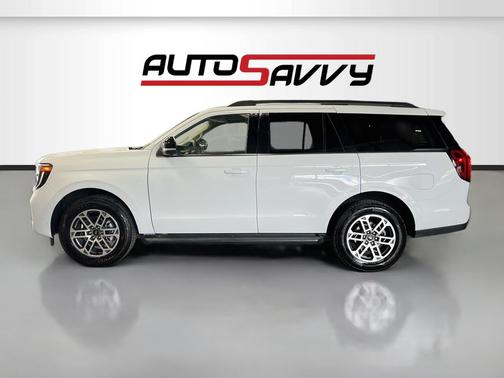 Oxford White 2025 Ford Expedition Active