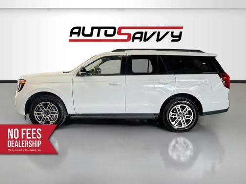 Oxford White 2025 Ford Expedition Active