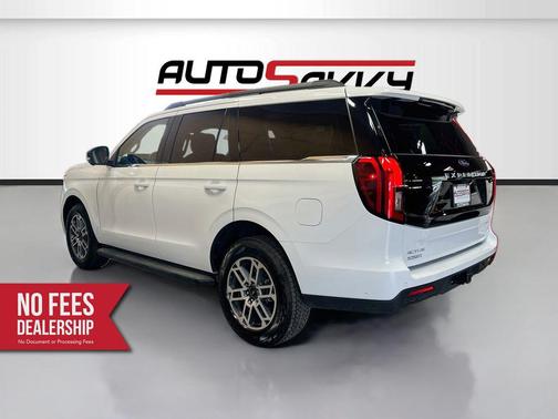 Oxford White 2025 Ford Expedition Active