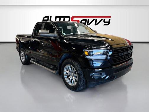 Diamond Black Crystal Pearlcoat 2019 RAM 1500 Rebel