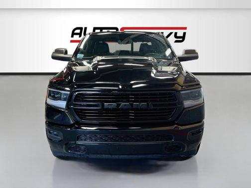 Diamond Black Crystal Pearlcoat 2019 RAM 1500 Rebel