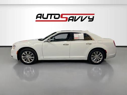 Bright White Clearcoat 2019 Chrysler 300 Limited