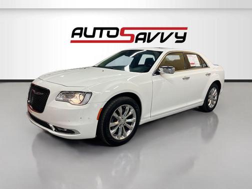 Bright White Clearcoat 2019 Chrysler 300 Limited