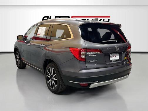 Gray 2022 Honda Pilot AWD Elite