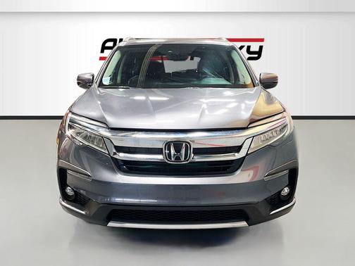 Gray 2022 Honda Pilot AWD Elite