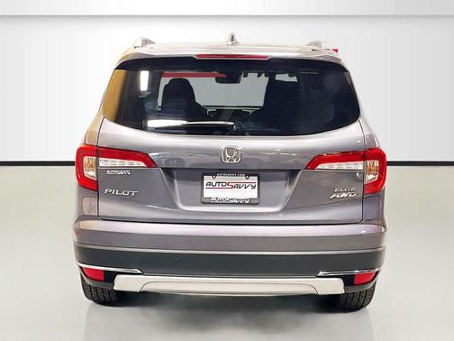 Gray 2022 Honda Pilot AWD Elite