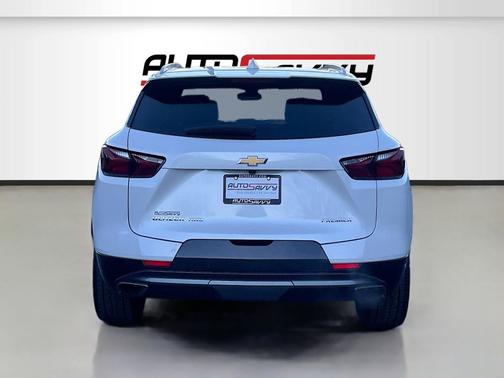 Iridescent Pearl Tricoat 2022 Chevrolet Blazer Premier