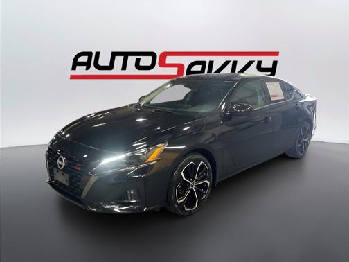 Super Black Clearcoat 2025 Nissan Altima 2.5 SR