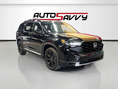 Crystal Black Pearl 2024 Honda Pilot Touring 8-Passenger