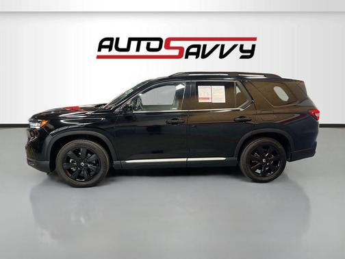 Crystal Black Pearl 2024 Honda Pilot Touring 8-Passenger