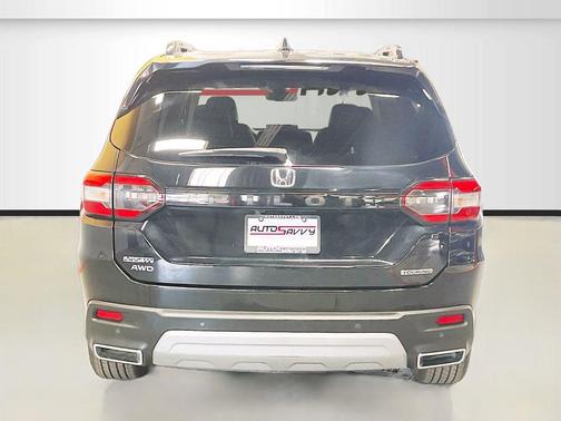 Crystal Black Pearl 2024 Honda Pilot Touring 8-Passenger