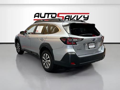 Ice Silver Metallic 2025 Subaru Outback AWD