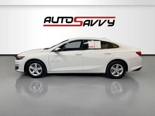 Summit White 2023 Chevrolet Malibu FWD 1LT