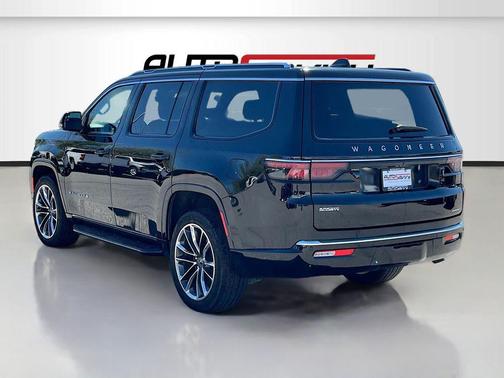Diamond Black Crystal Pearlcoat 2024 Jeep Wagoneer Series II 4x4