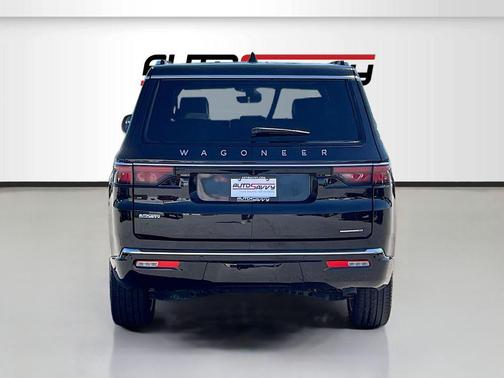 Diamond Black Crystal Pearlcoat 2024 Jeep Wagoneer Series II 4x4