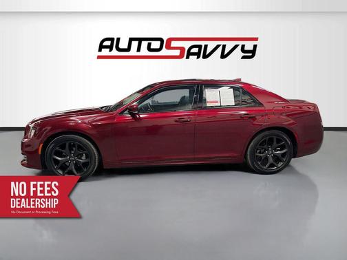 Velvet Red Pearlcoat 2022 Chrysler 300 Touring