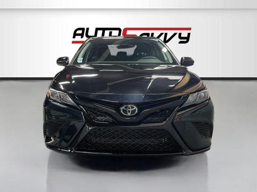 Midnight Black Metallic 2020 Toyota Camry SE