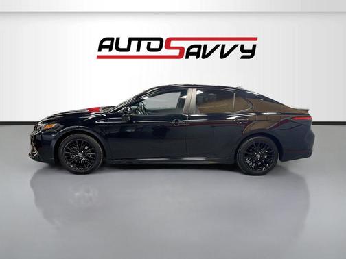 Midnight Black Metallic 2020 Toyota Camry SE