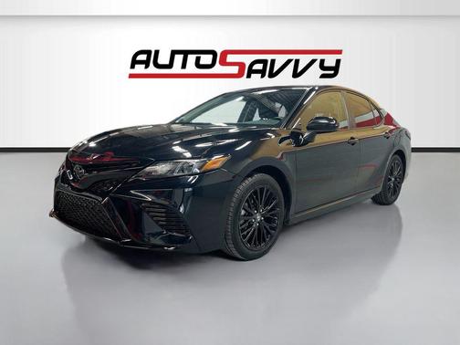 Midnight Black Metallic 2020 Toyota Camry SE