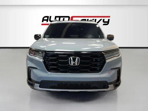 Gray 2025 Honda Pilot Black Edition
