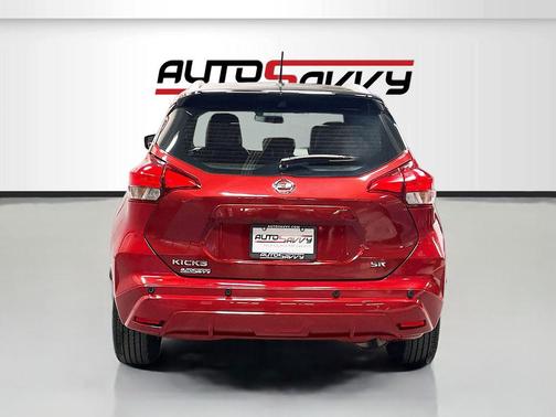 2020 Nissan Kicks SR